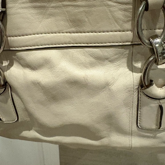 Coach Off-White Shoulder Bag with Silver Hardware - Picture 4 of 9